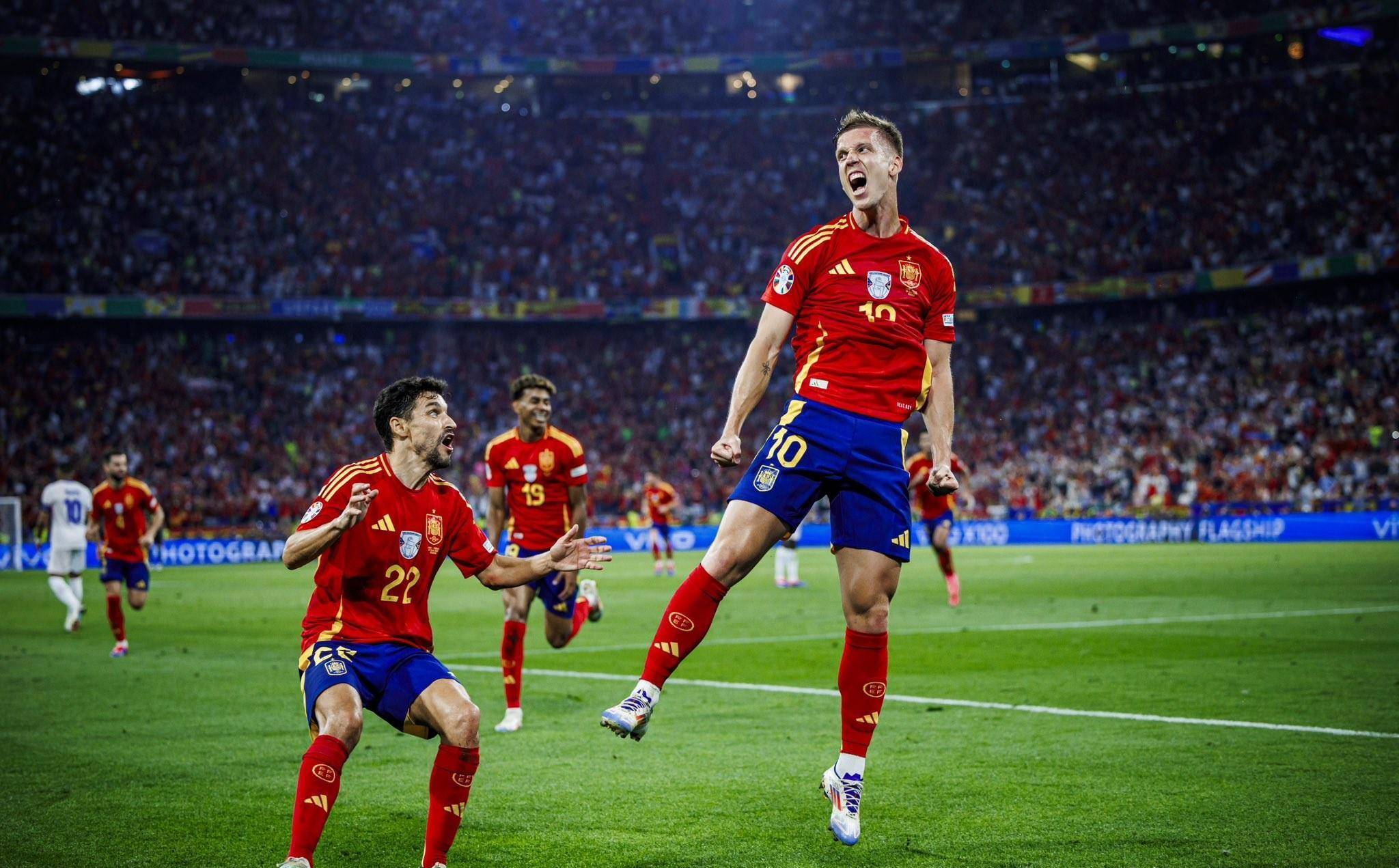 开云体育平台APP-关于西班牙国家队团结一致再获胜利，气势如虹的信息