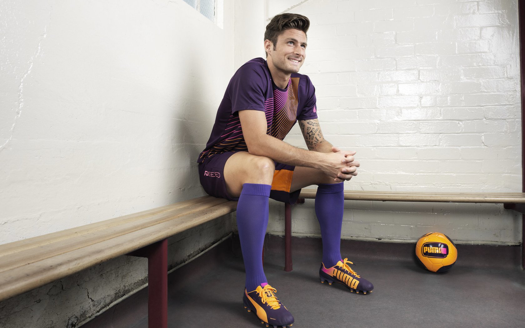 铁血童话!勒沃库森以弱克强掀翻银河战舰,布鲁诺一役封神